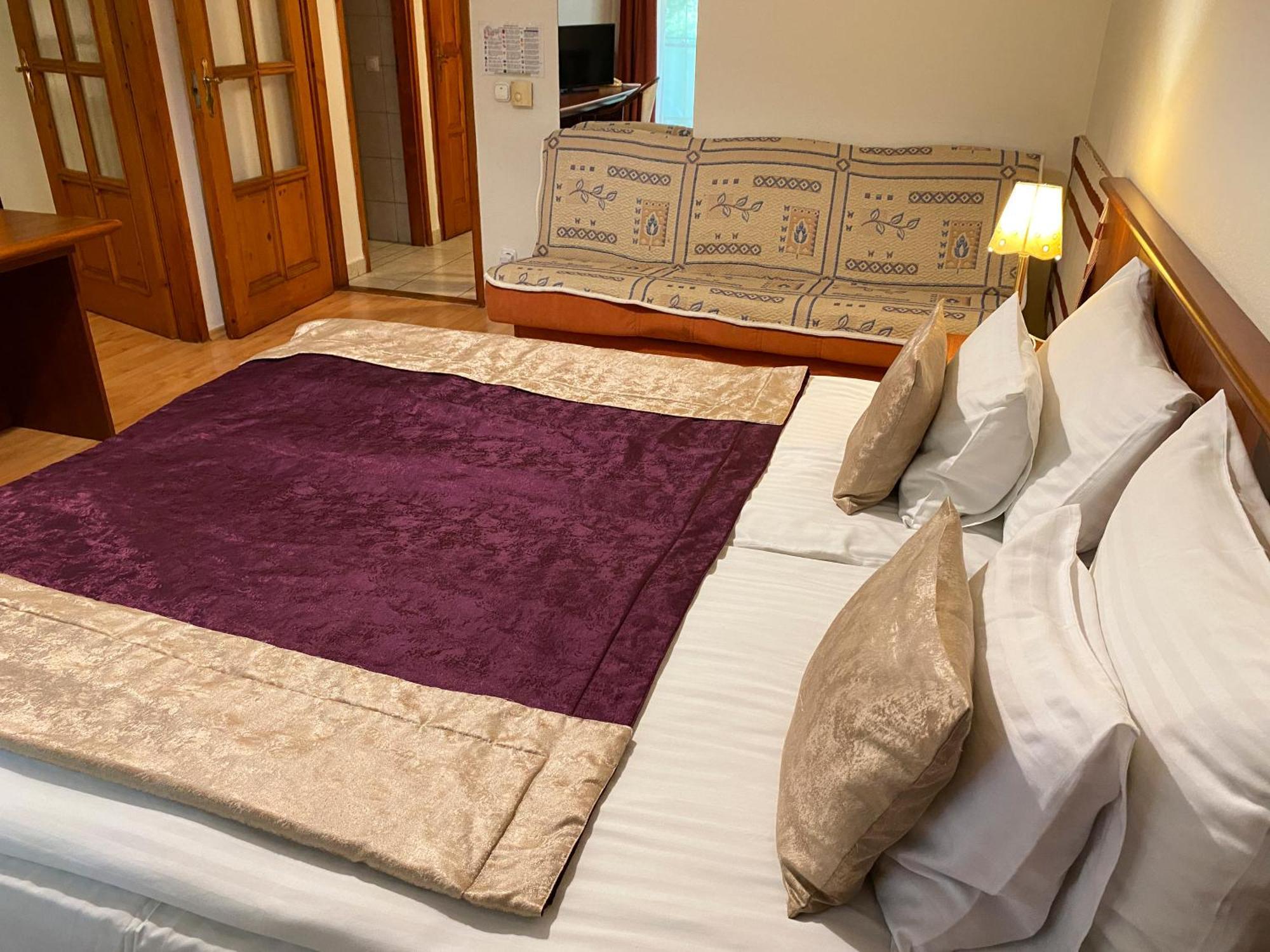 Gold Hotel Budapest Ngoại thất bức ảnh